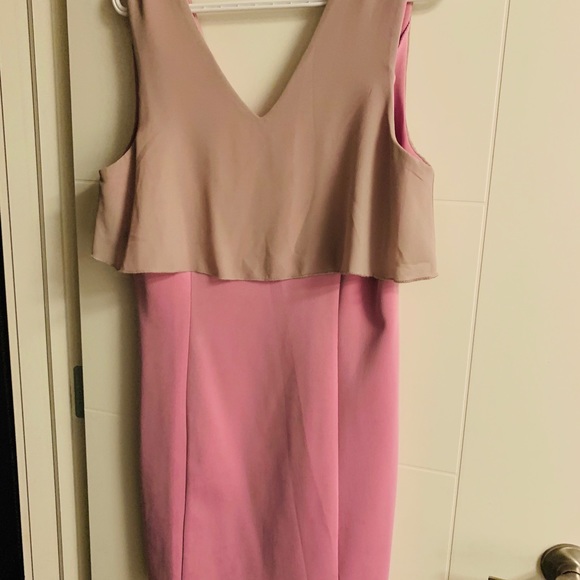Dress sleeveless and mini. - Picture 4 of 5